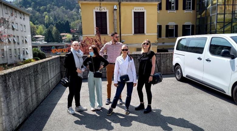 Cinq apprentis de l'IMT à Côme en Italie